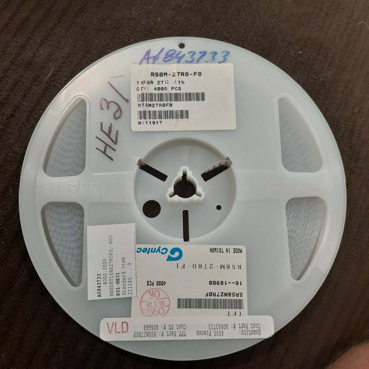 RS8M-27R0-F0 resistor 27 Ω and a tolerance of ±1% (NOS) reel of 4000