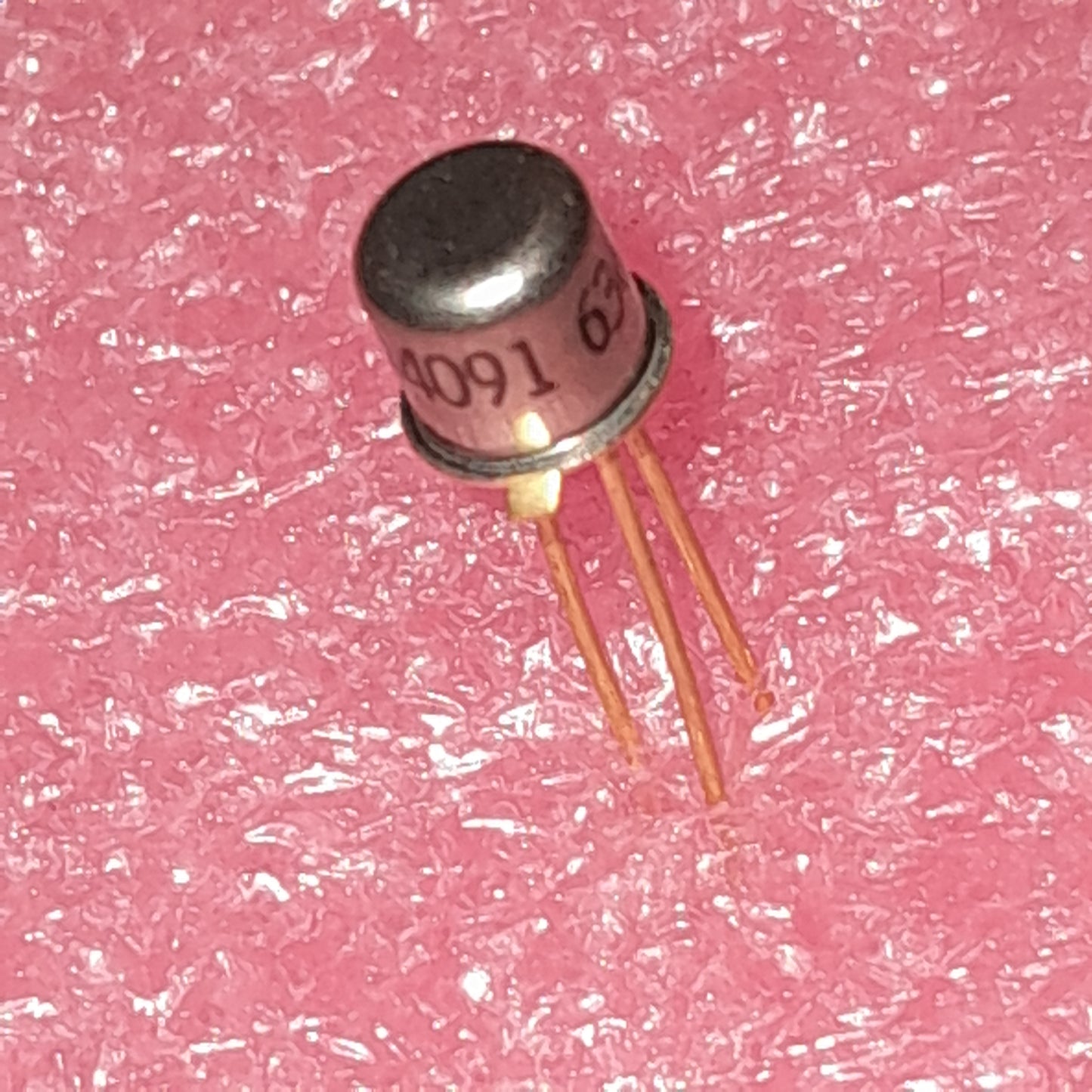 2N4091 high-performance N-channel silicon JFET (NOS GOLD LEADS)