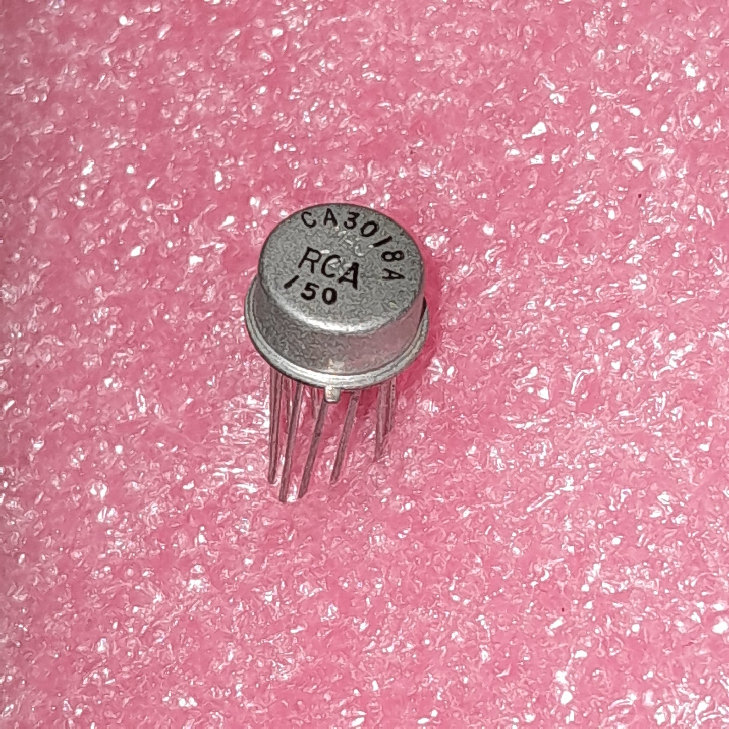 CA3018A monolithic NPN transistor (NOS)