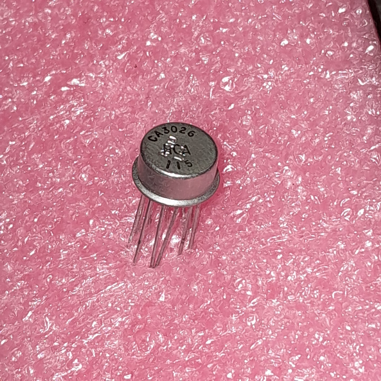 CA3026 dual independent differential amplifier (NOS)
