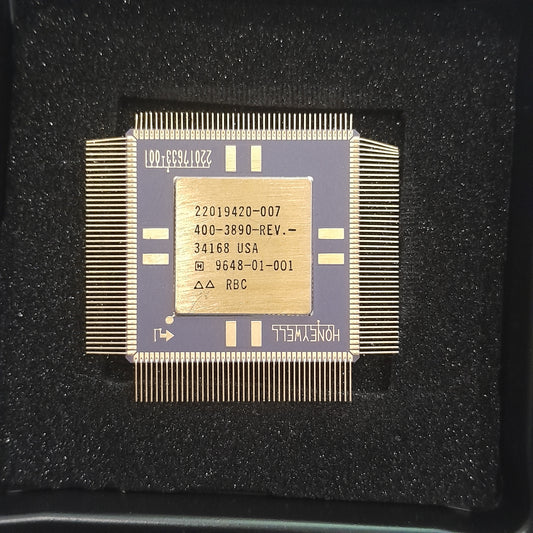 **ATTENTION IC COLLECTORS** HONEYWELL 22019420-007  IC appears to be a custom or semi-custom integrated circuit from Leigh Instruments possibly an Application-Specific Integrated Circuit (ASIC)(GOLD EXTREAMLY RARE IC)