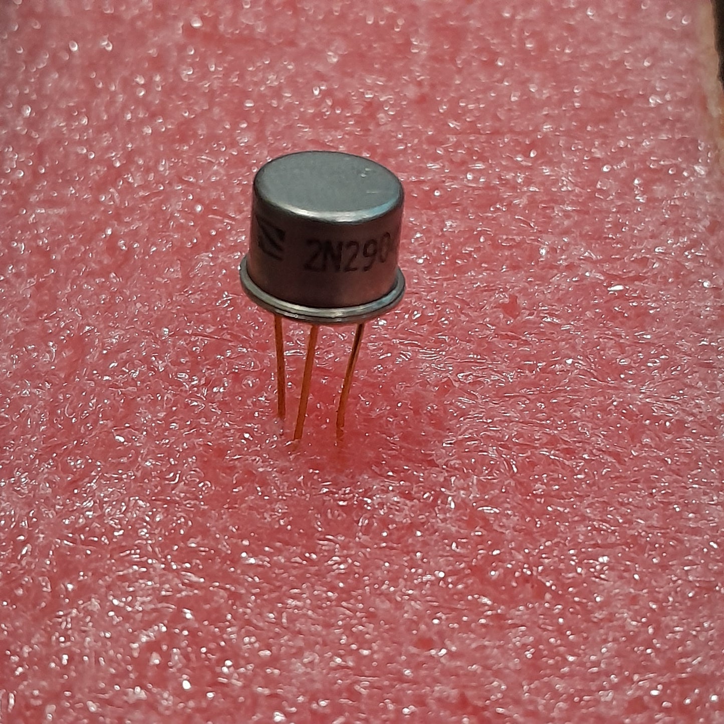 2N2904 is a PNP silicon transistor (gold lead)