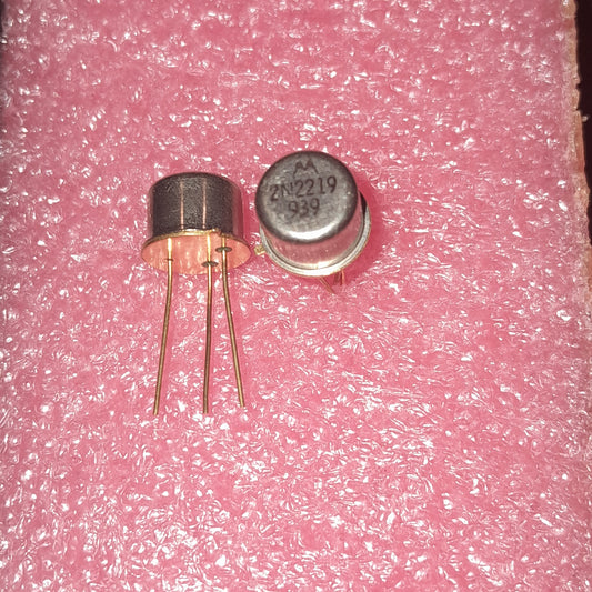 Motorola 2N2219 NPN silicon planar epitaxial transistor (gold leads)