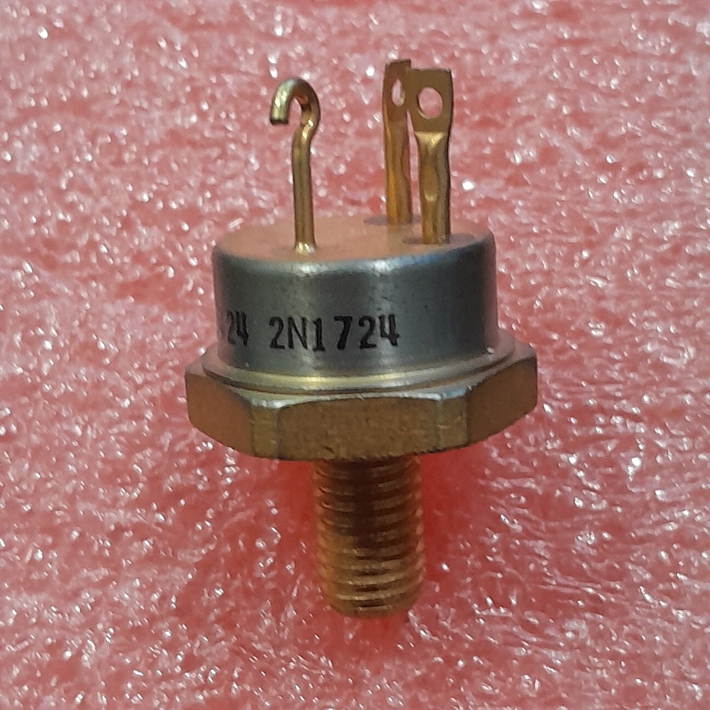 2N1724 NPN silicon high-power bipolar junction transistor (BJT). (MIL/SPEC - NOS - god leads))
