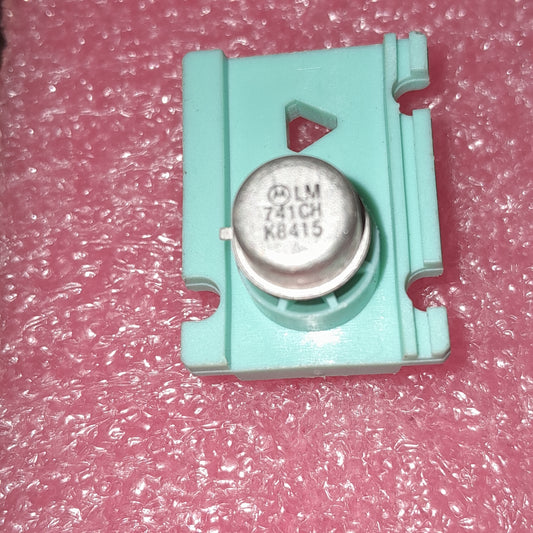 LM741CH single-channel, general-purpose operational amplifier (op-amp) (NOS)