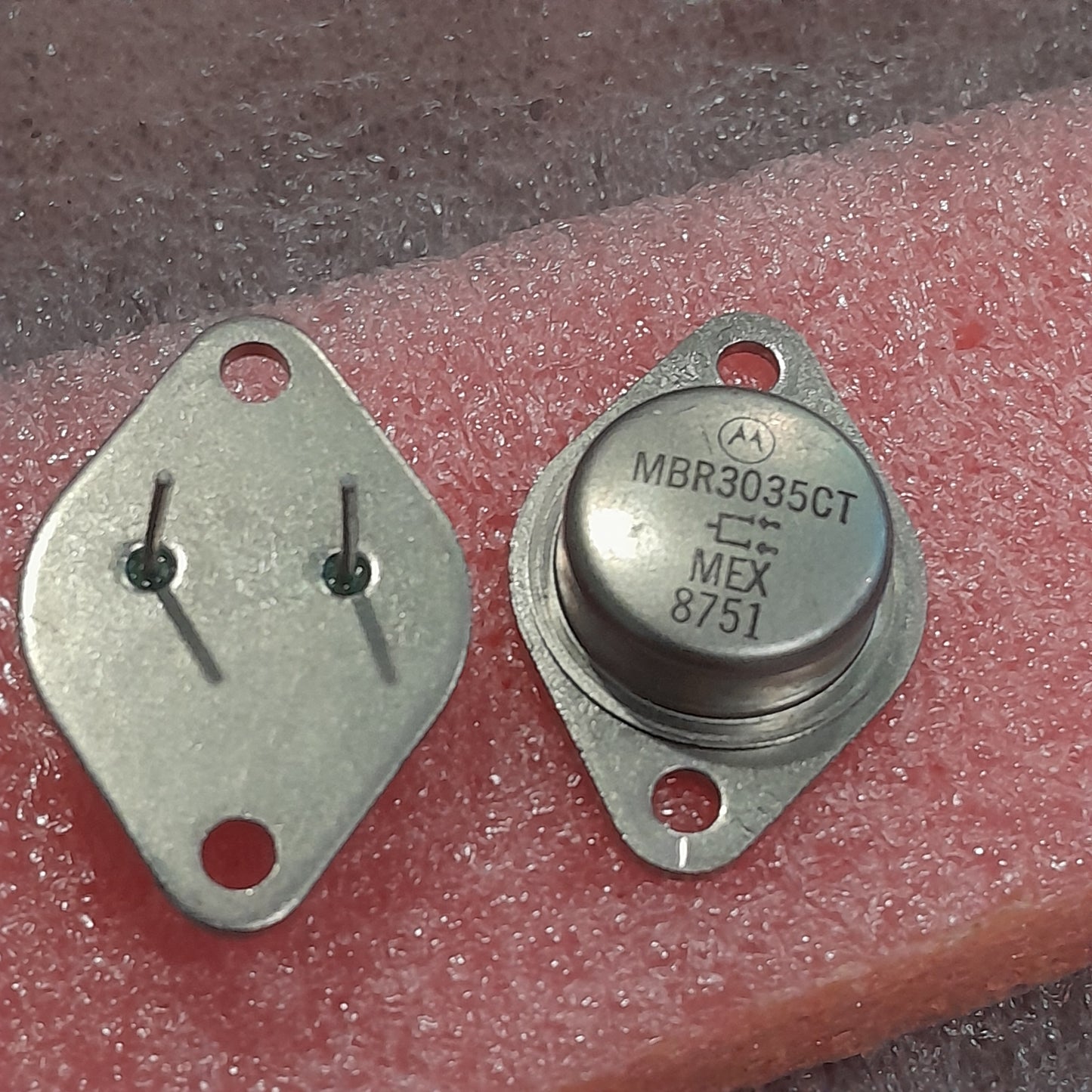 Motorola MBR3035CT Schottky power rectifier (NOS)