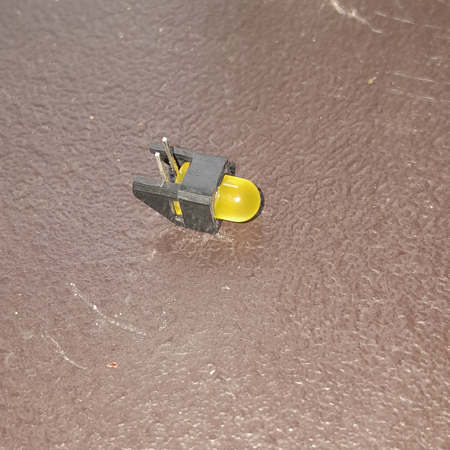 HLMP-4719-A00B2 LED by Broadcom, 2 prong led yellow (NOS) x 5