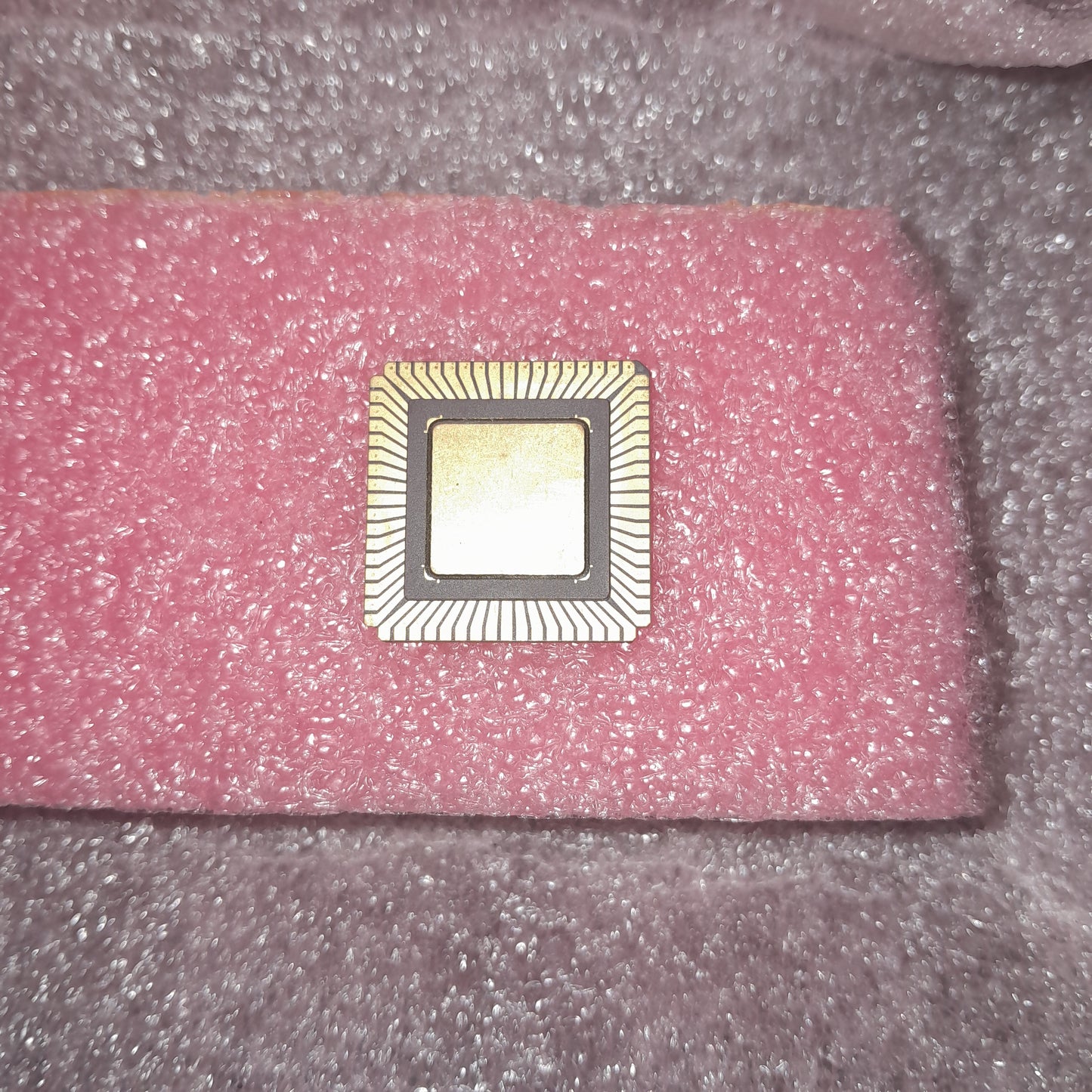 Intel R80C186XL12 Microprocessor gold