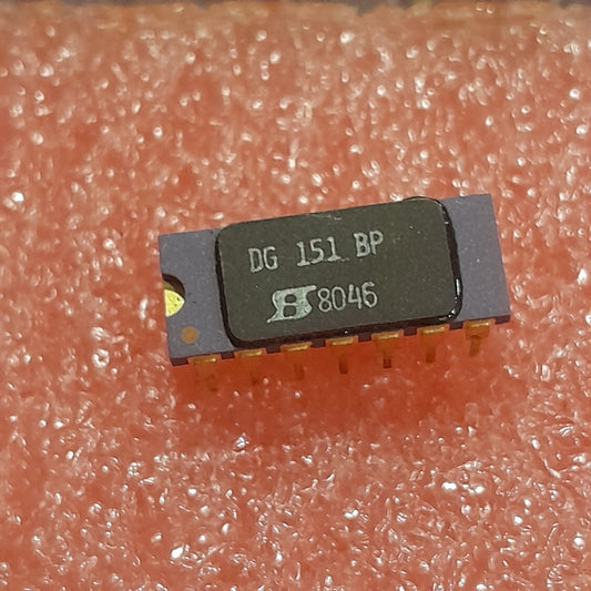Siliconix DG151BP, a quad analog switch chip gold chip
