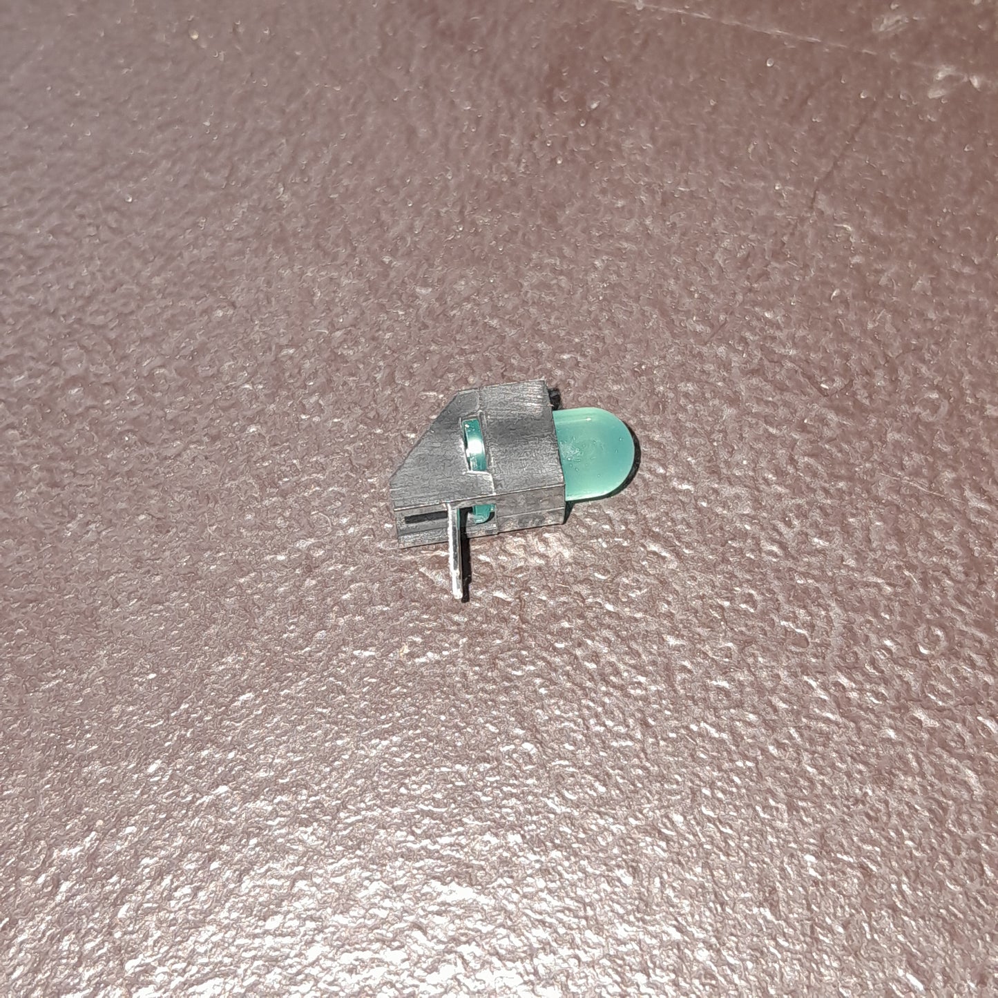 HLMP-4740-A00B2 right-angle, T-1 3/4 (5 mm) green LED (NOS) x 5