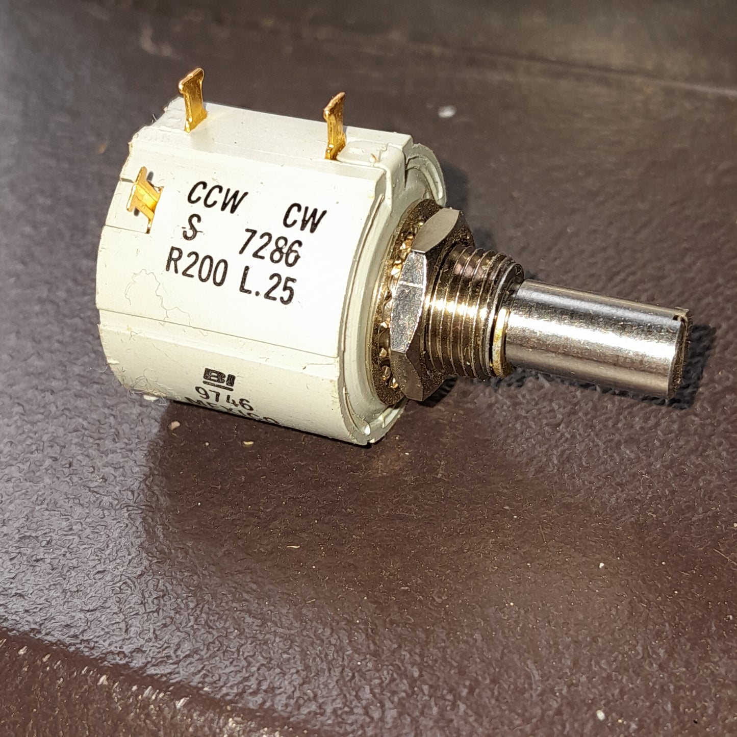 200 ohms (200 Ω)S 7286 Potentiometer (NOS)