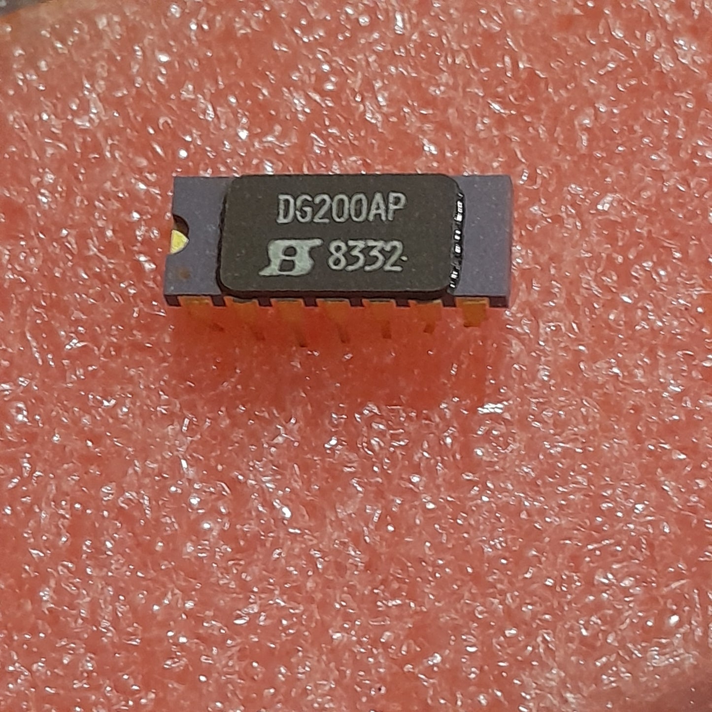 SILICONIX DG200AP analog switch chip gold pin