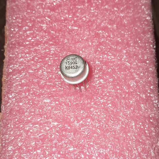 MC1390G appears to be a specific type of integrated circuit (IC)(NOS)
