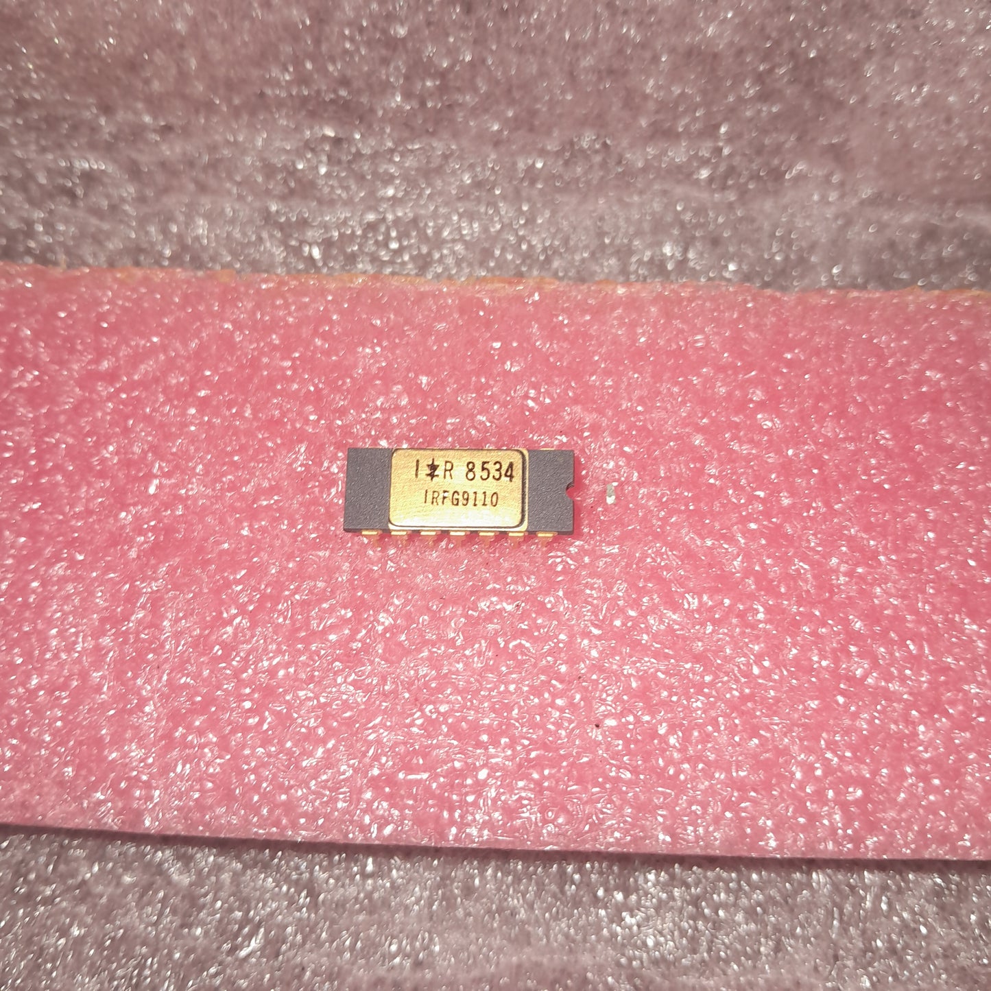International Rectifier IRFG9110 Power MOSFET