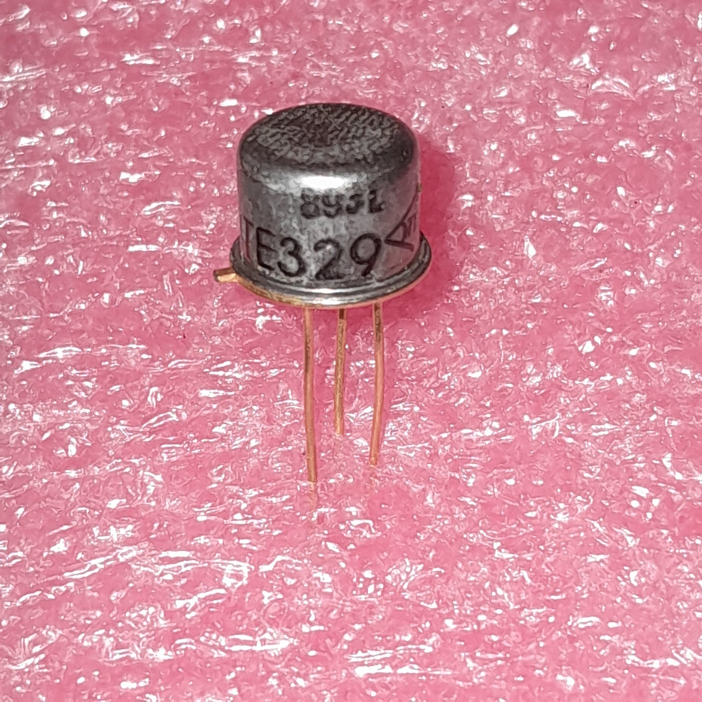 NTE329 is a reliable and powerful Silicon NPN (NOS GOLD PIN)