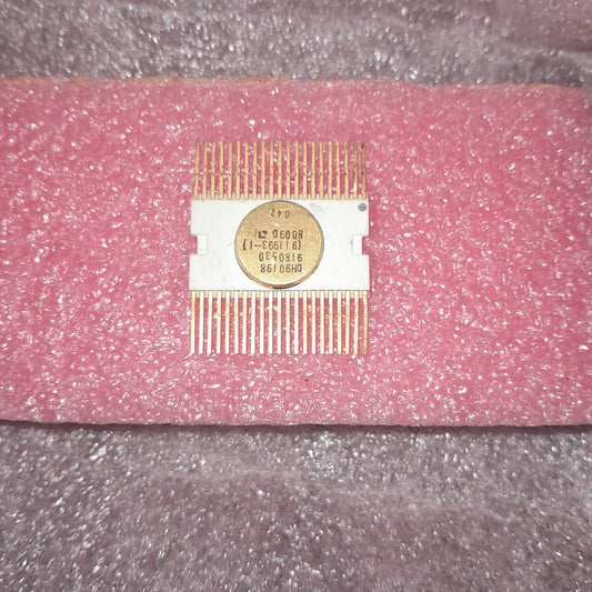 Plessey 8258590 IC vintage ceramic dual in-line package (DIP) integrated circuit